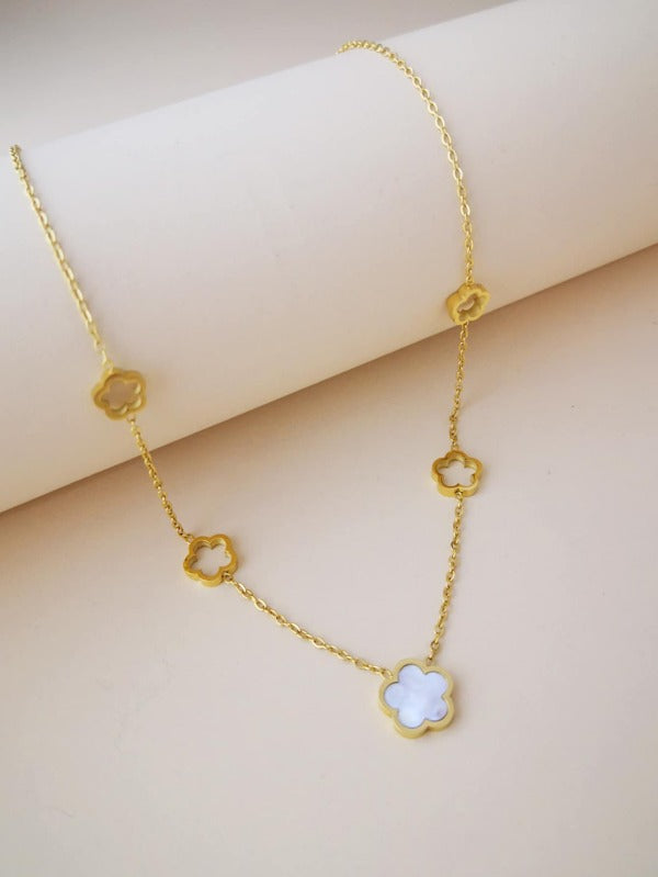 Elana Clover Pendant Necklace