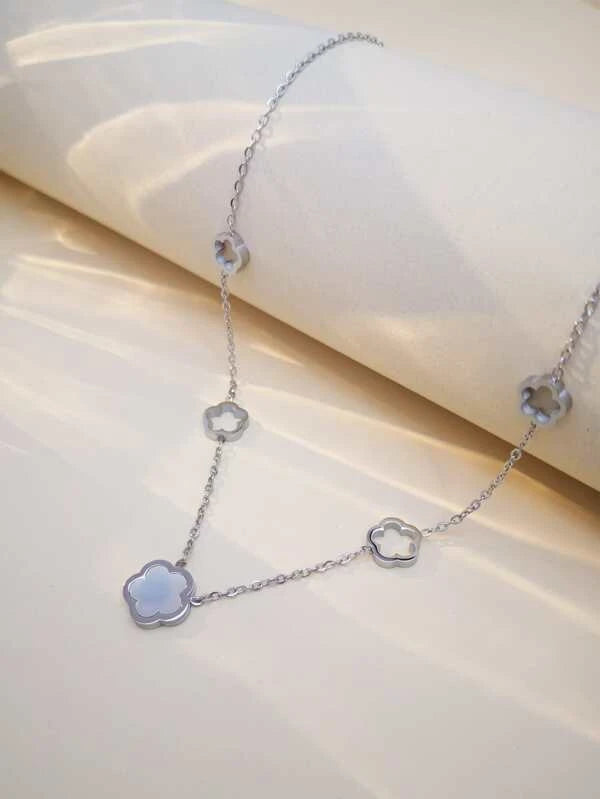 Elana Clover Pendant Necklace