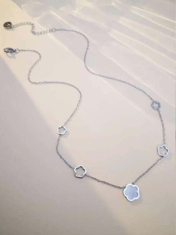 Elana Clover Pendant Necklace